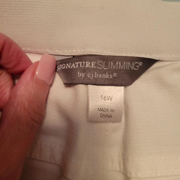 CJ Banks Signature Slimming White Ankle Jeans NWT - Picture 11 of 16